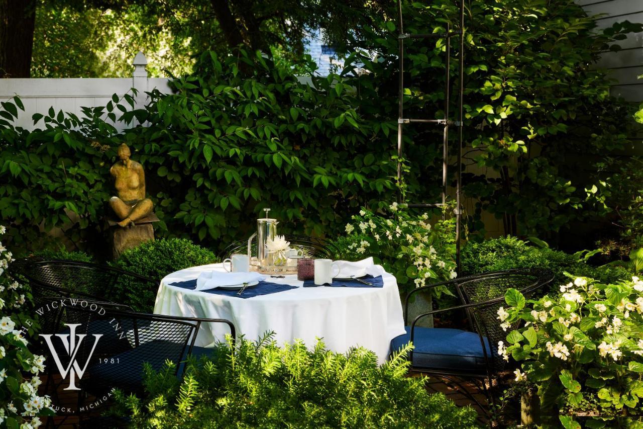 Wickwood Inn Saugatuck Exterior photo